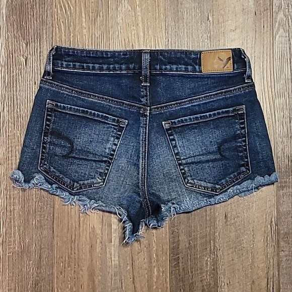 American Eagle Vintage High-Rise Festival Distressed Demin Jean Shorts Size 2 - Picture 3 of 5